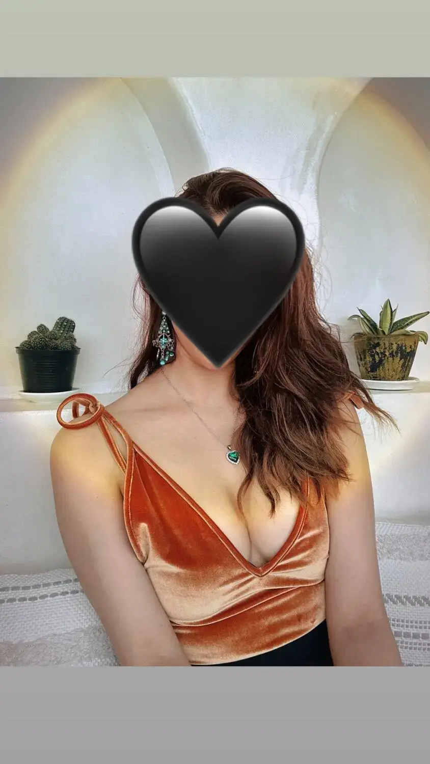 Escort Model Ahana