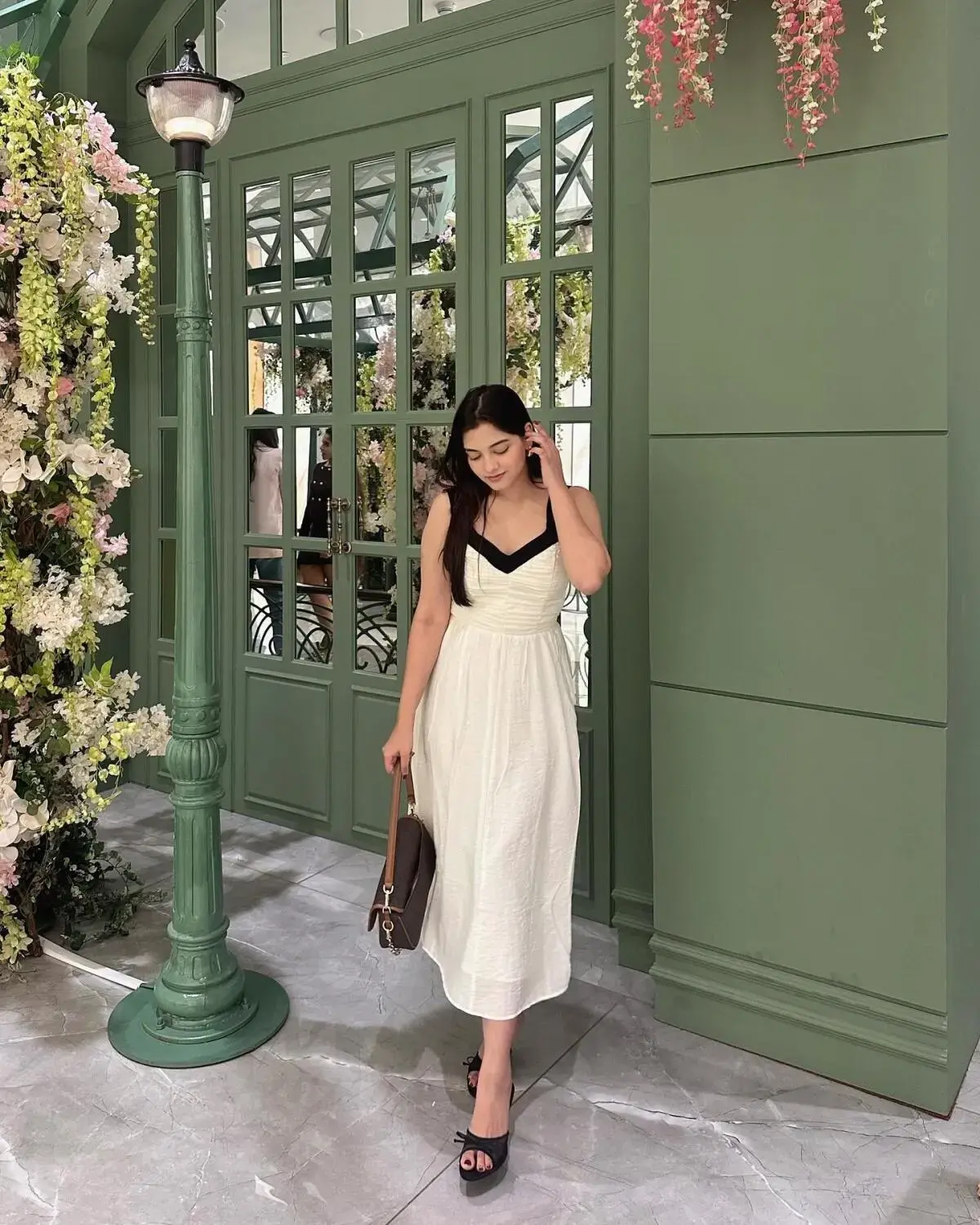 Escort Model Akansha