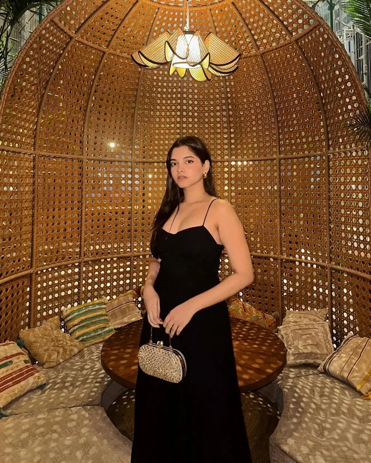 Escort Model Akansha - 3