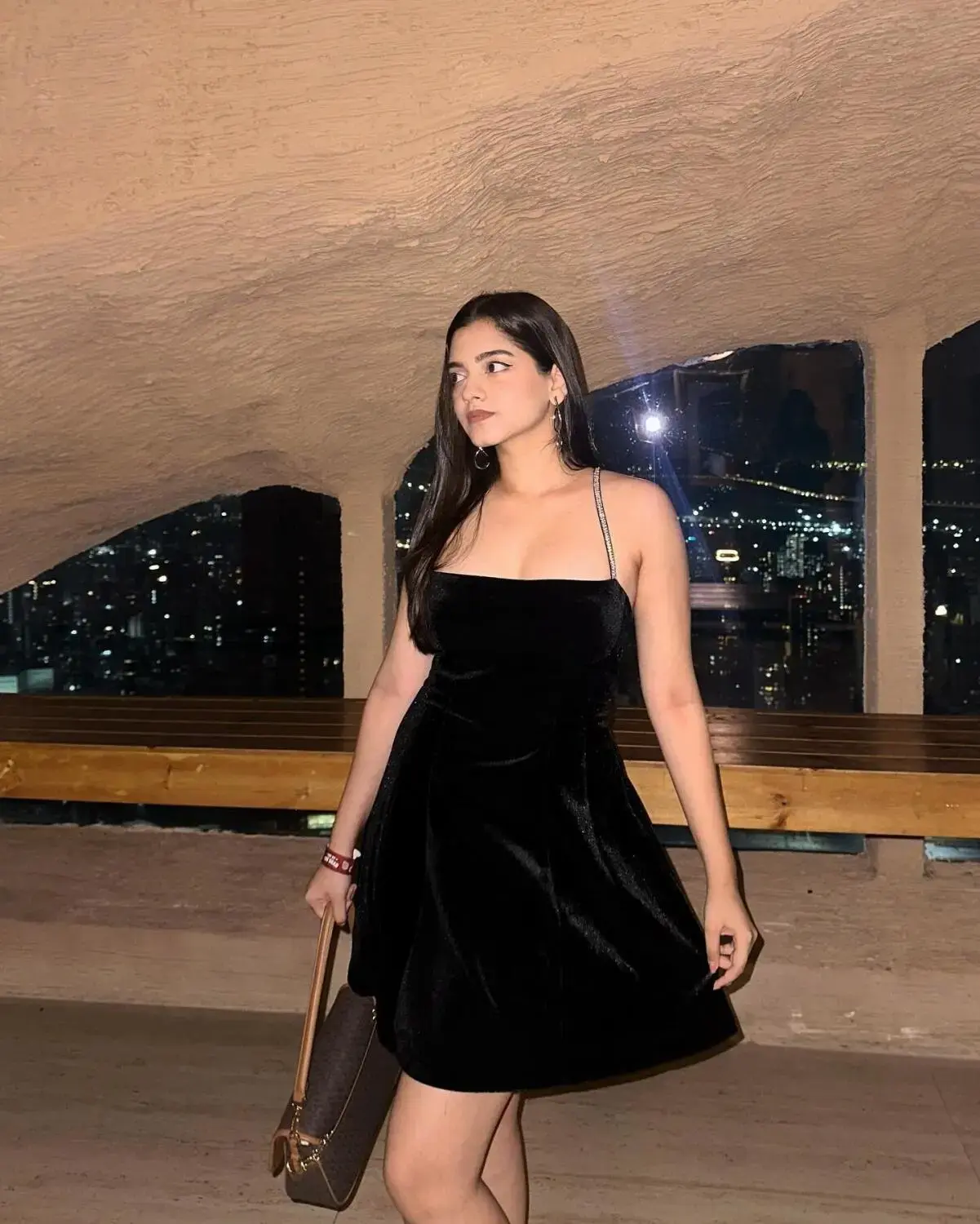 Escort Model Akansha - 5