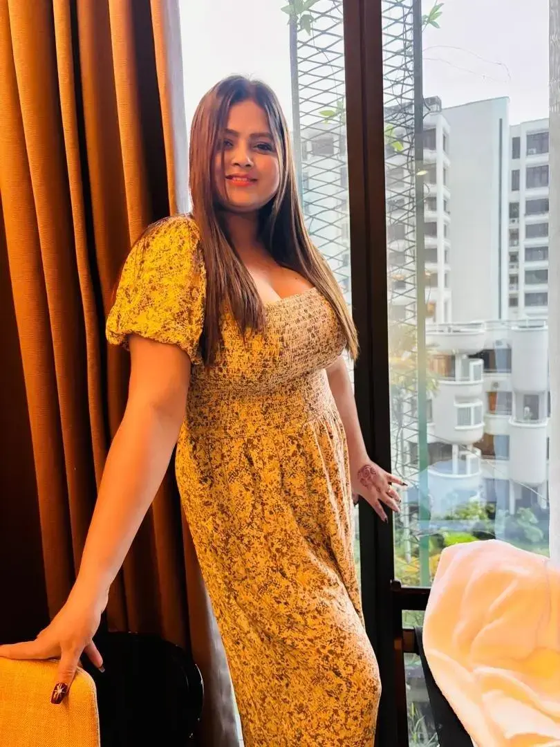 Escort Model Anisha - 4