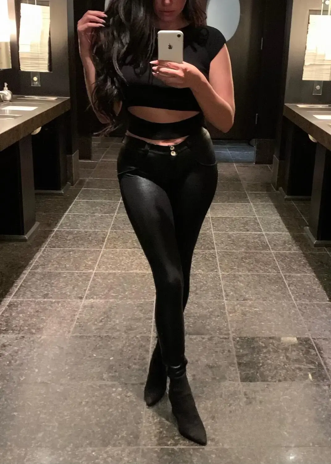 Escort Model ARIA - 2