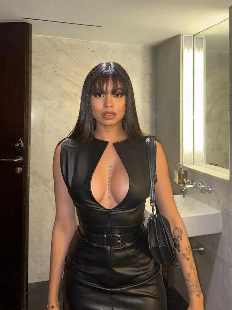 Escort Model Aritz - 4