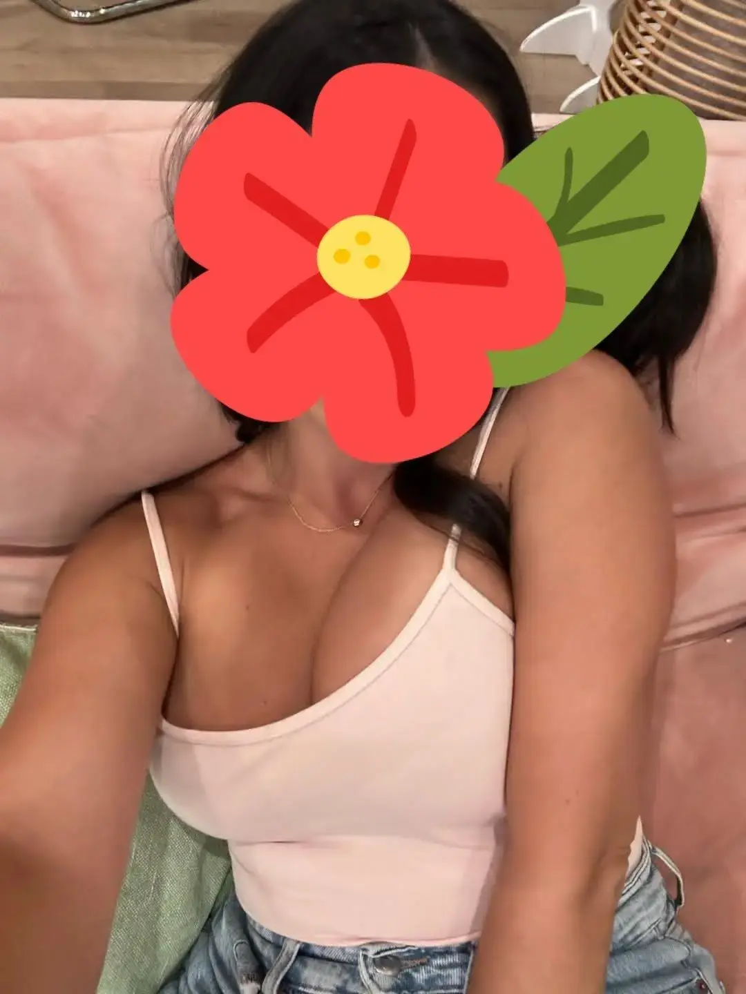 Escort Model Arnella