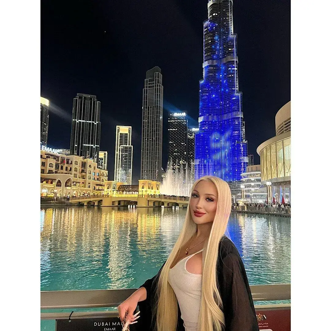 Escort Model Bella - 11