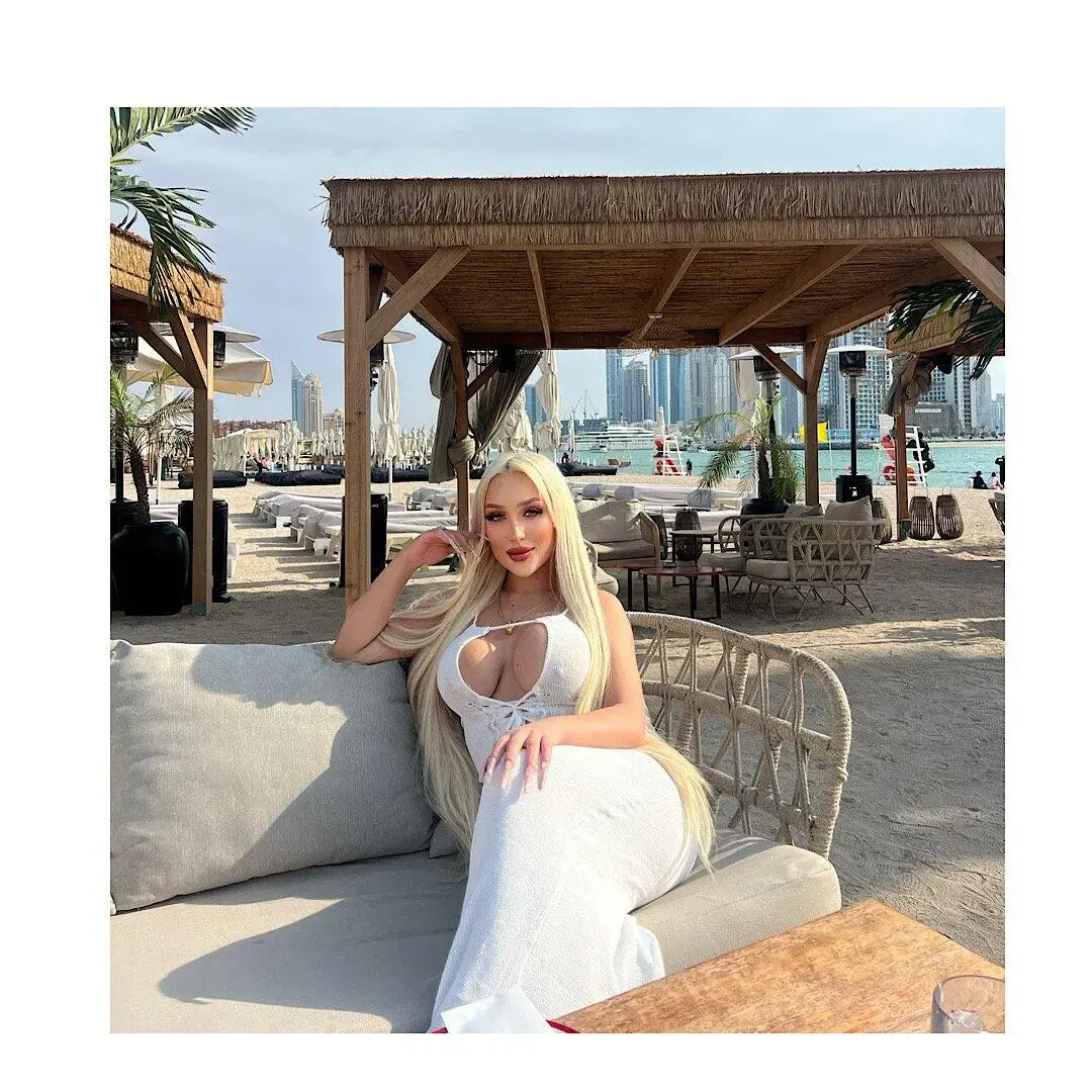 Escort Model Bella - 14