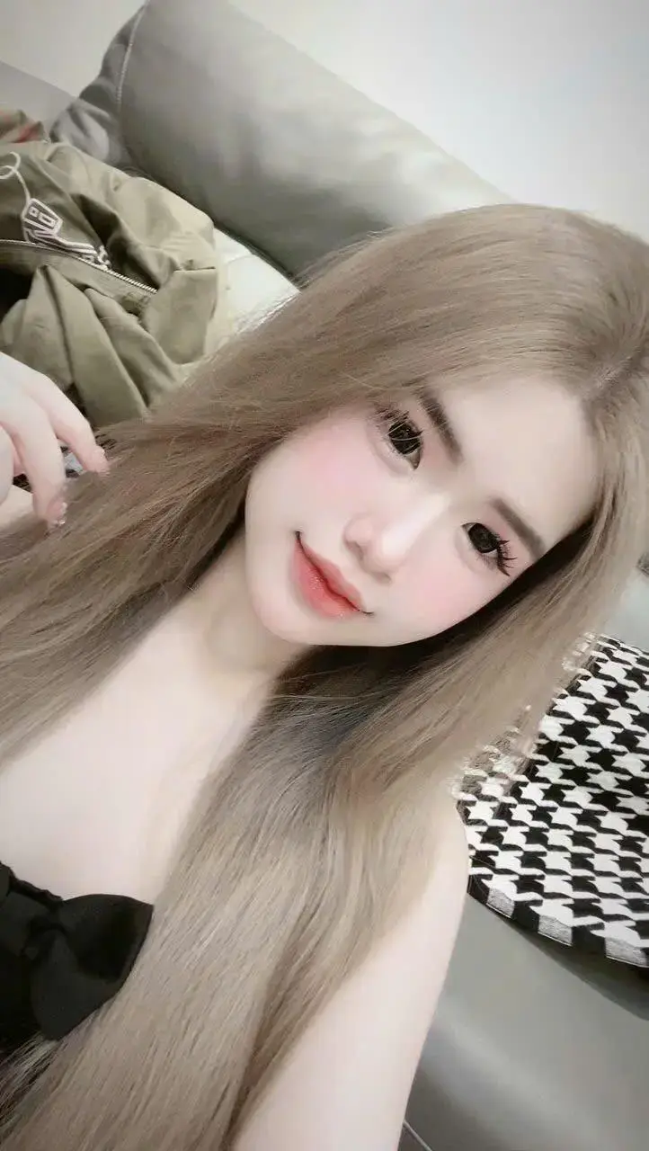 Escort Model Candy - 2