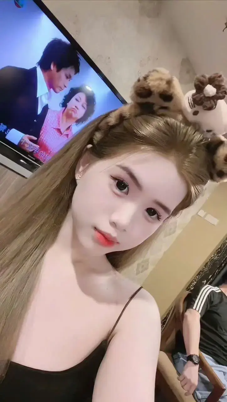 Escort Model Candy - 9