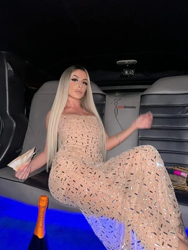 Escort Model Chanel - 4