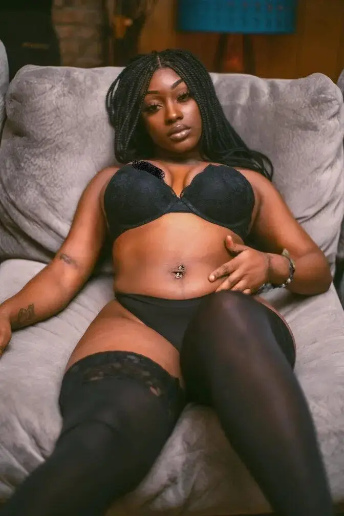 Escort Model Chocolate Cakes