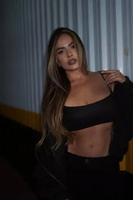 Escort Model Clara