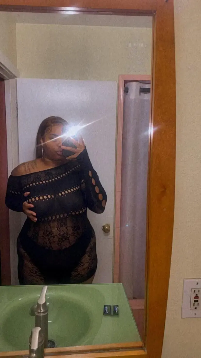 Escort Model Diamond - 4