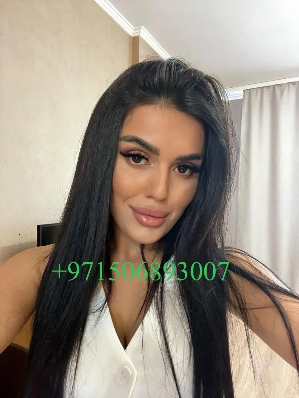 Escort Model DIANA CURVY - 6