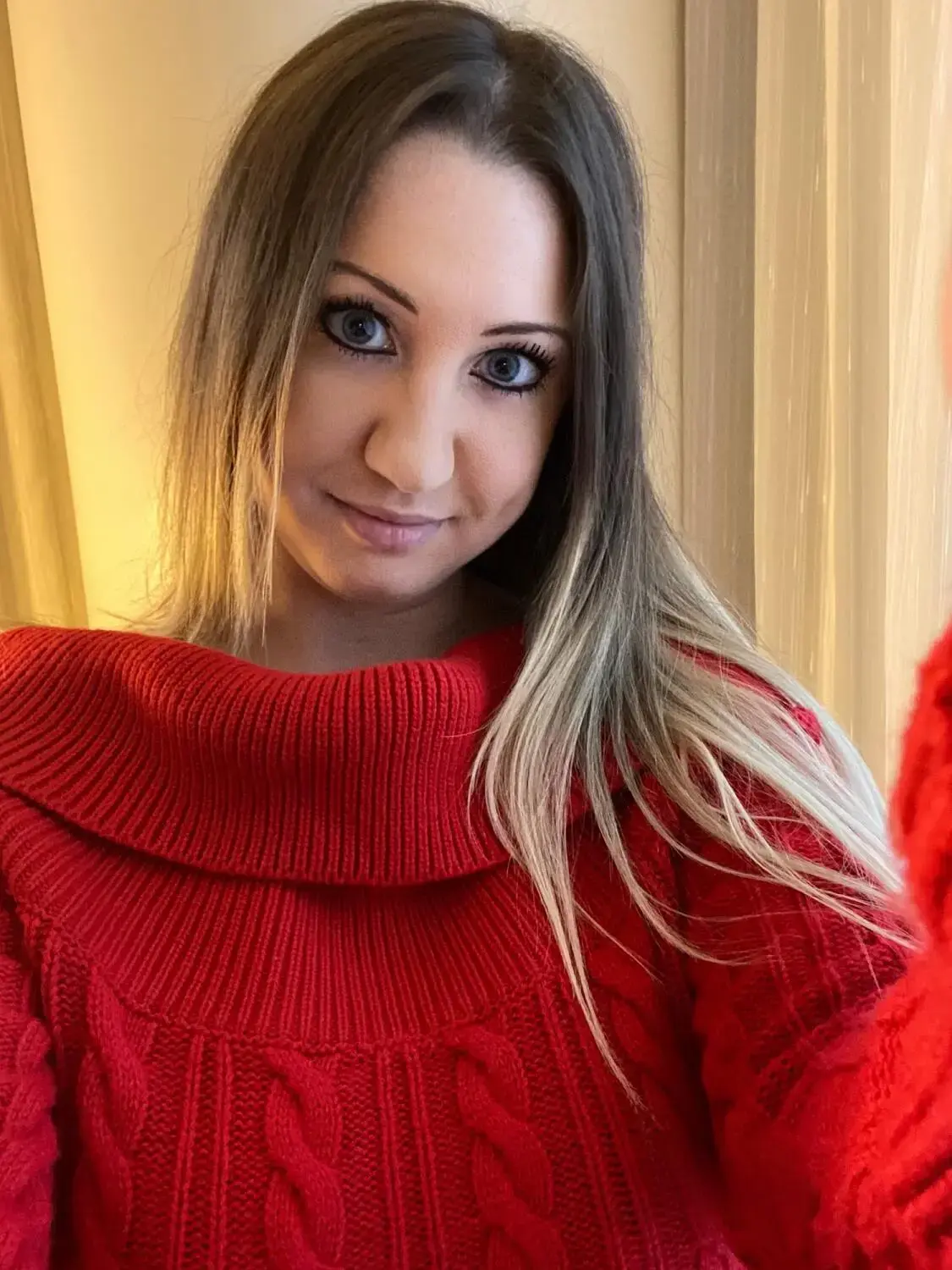 Escort Model Holly