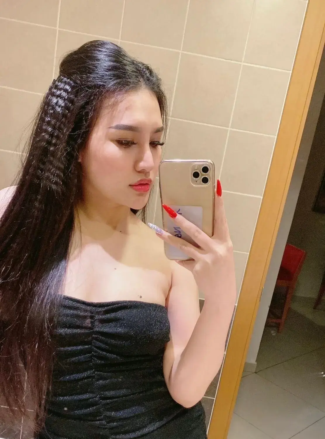 Escort Model Jenny - 8