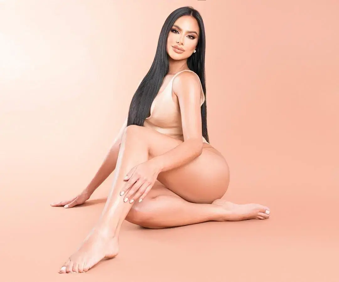 Escort Model Kendra - 9