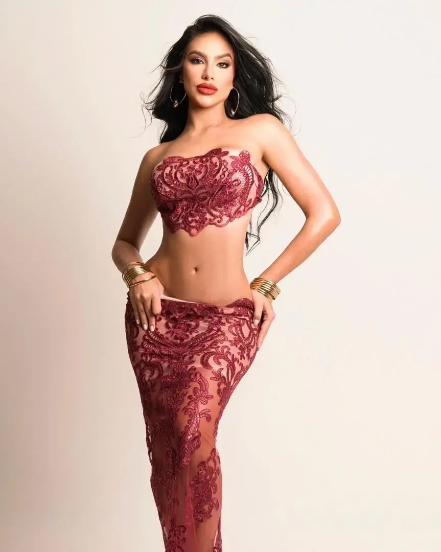 Escort Model Kendra - 11