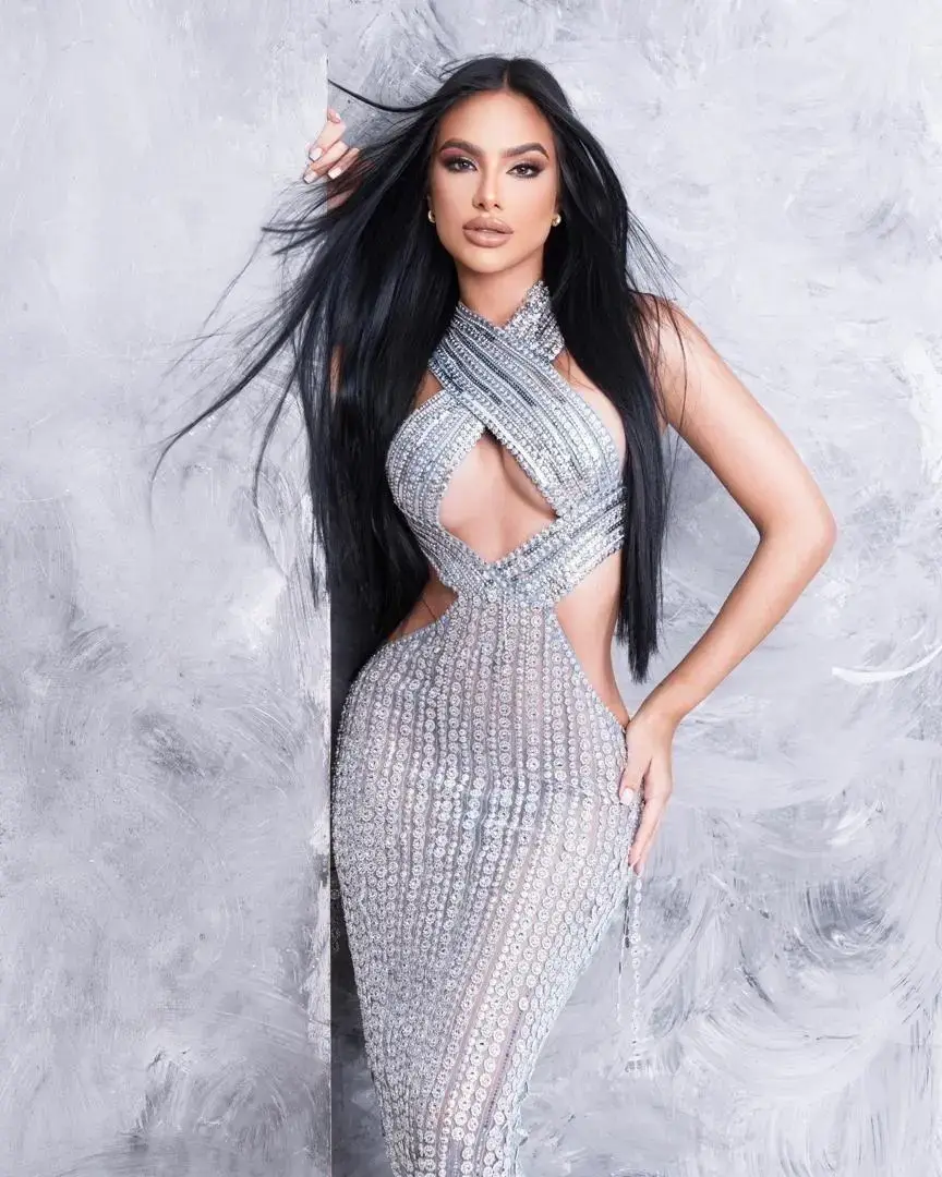 Escort Model Kendra - 15