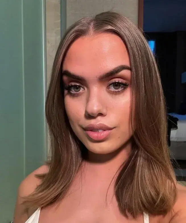 Escort Model Kimi