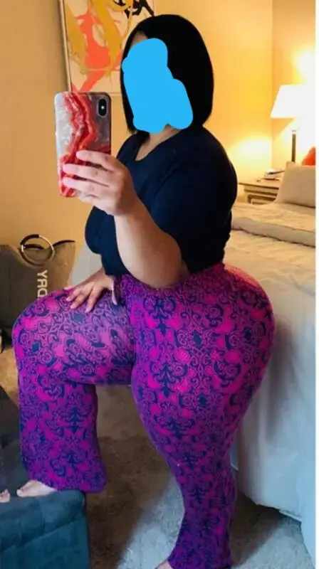 Escort Model Laura