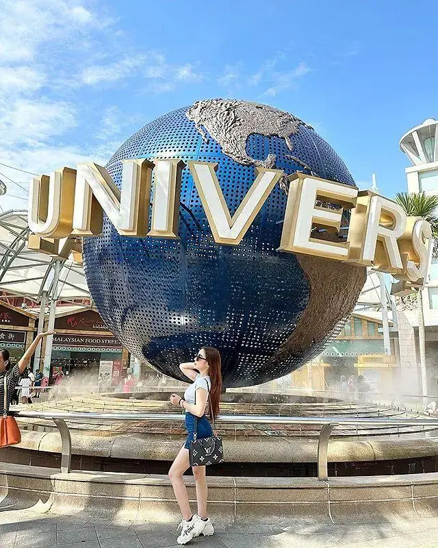 Escort Model Lila - 2