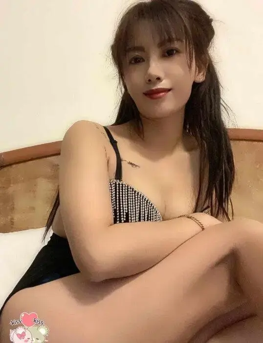 Escort Model Linda - 3