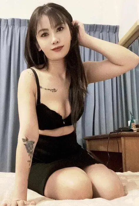 Escort Model Linda - 5