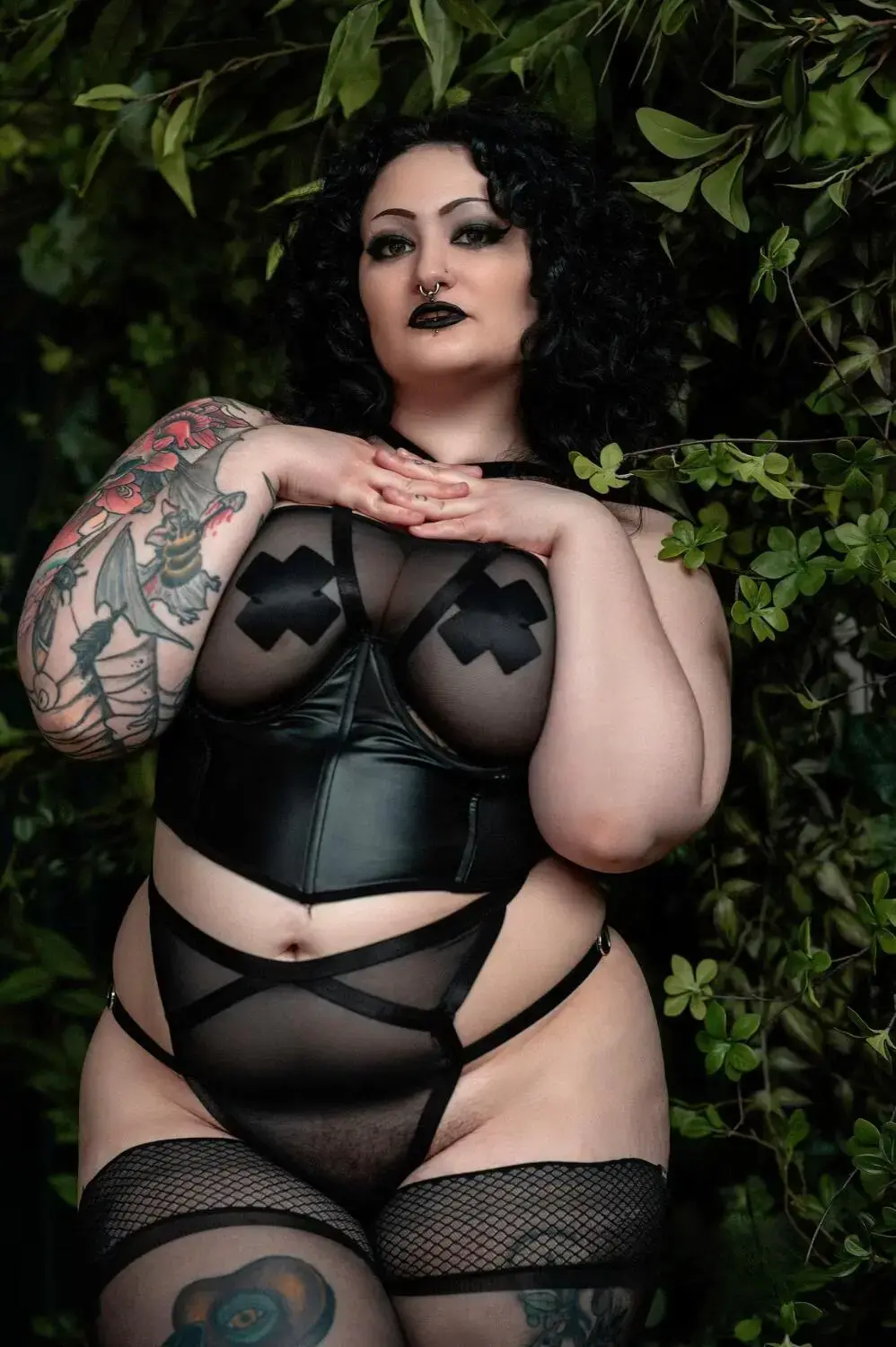 Escort Model Lucy Lynx - 2