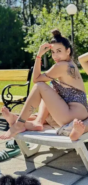 Escort Model LUSY - 6