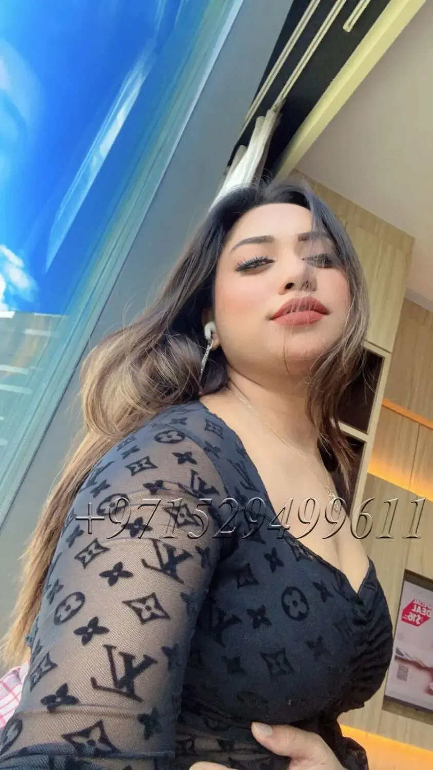 Escort Model Maanvi - 18