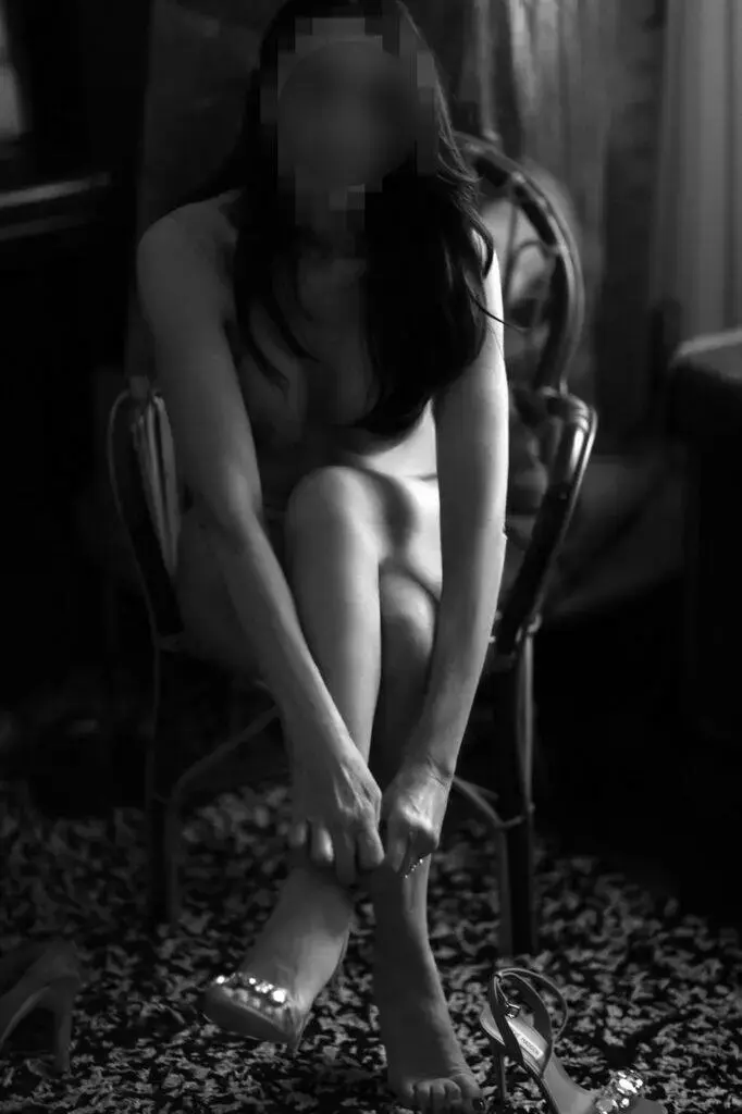 Escort Model MARTINA - 4