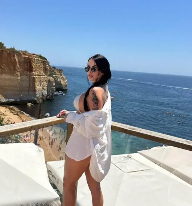 Escort Model Mel - 5