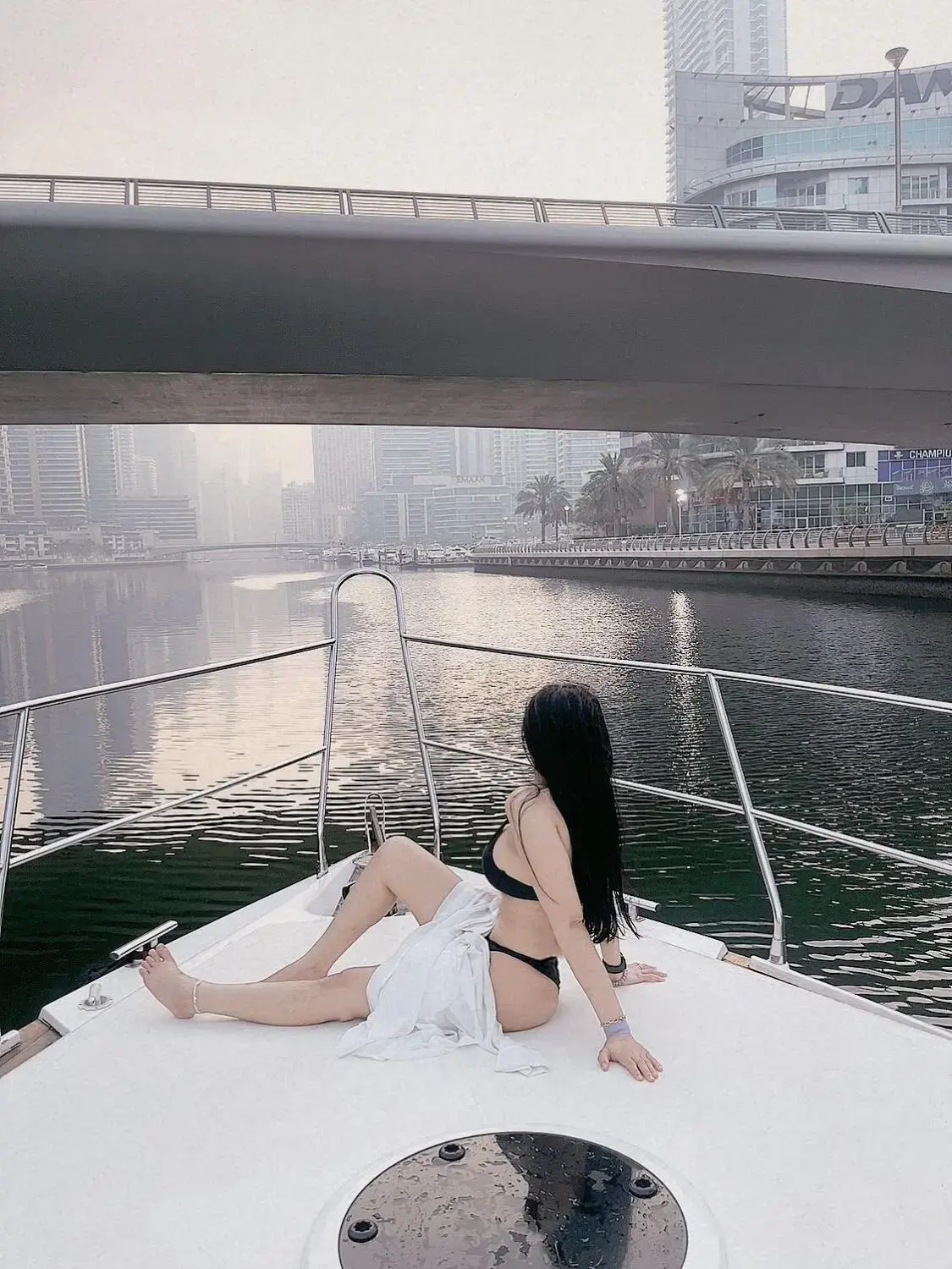 Escort Model Mina - 3