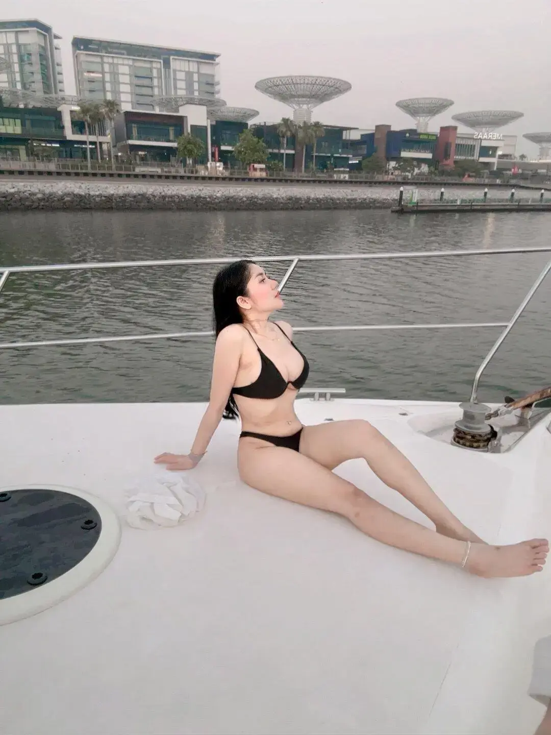 Escort Model Mina - 4