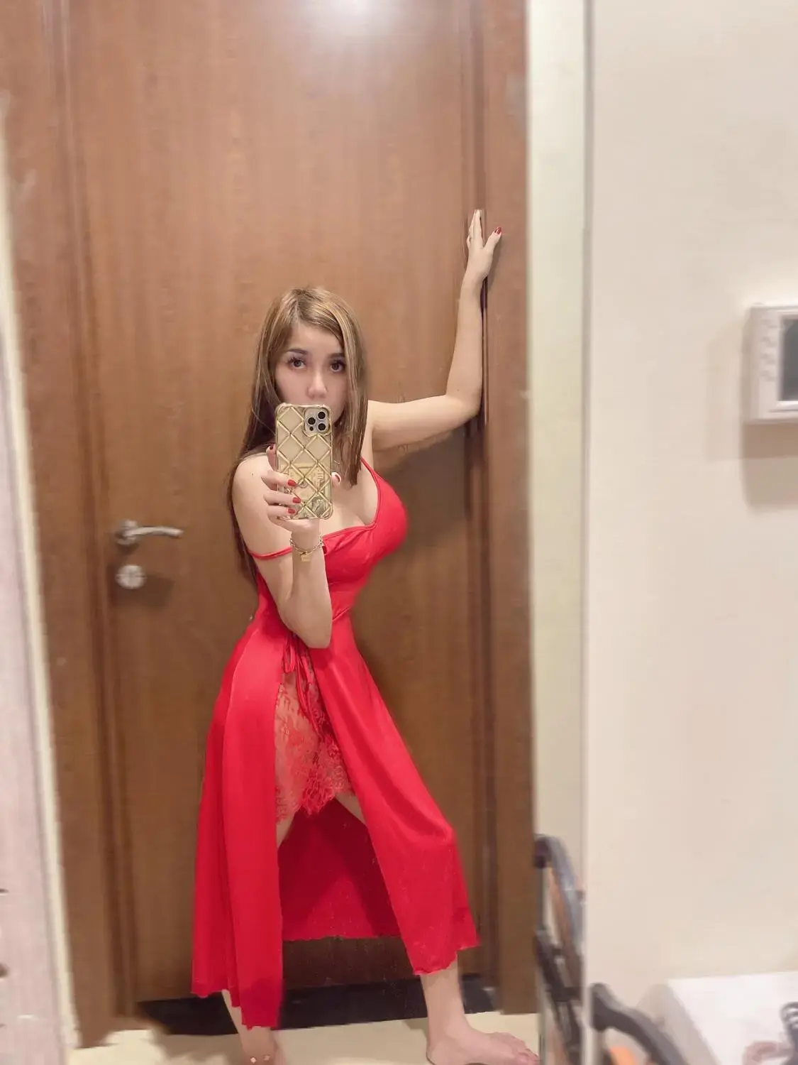 Escort Model Mina - 7