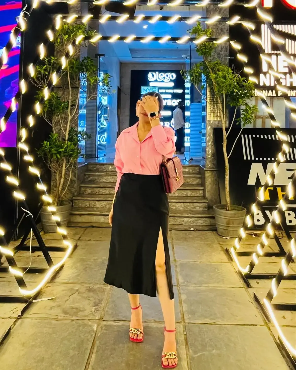 Escort Model Nisha - 4