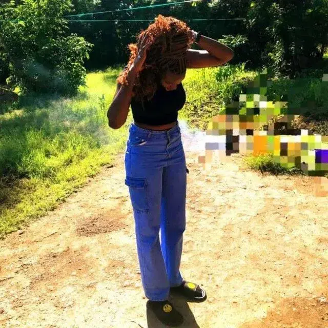 Escort Model Pressi - 3