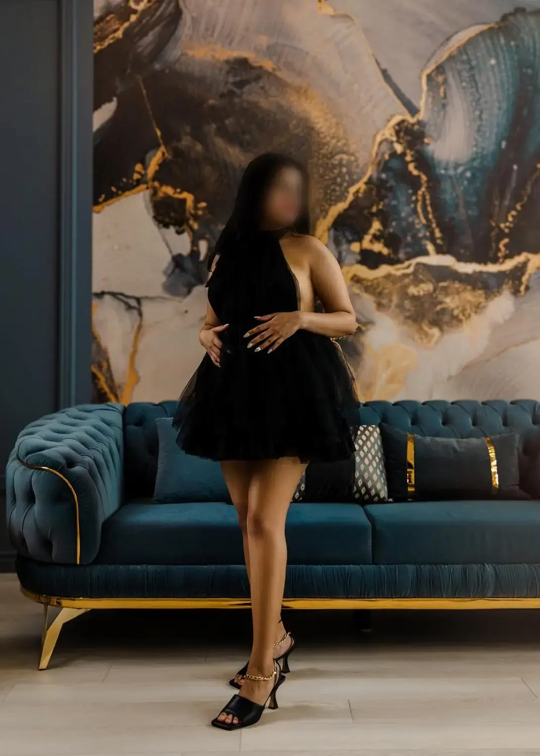 Escort Model Priya Rao - 5