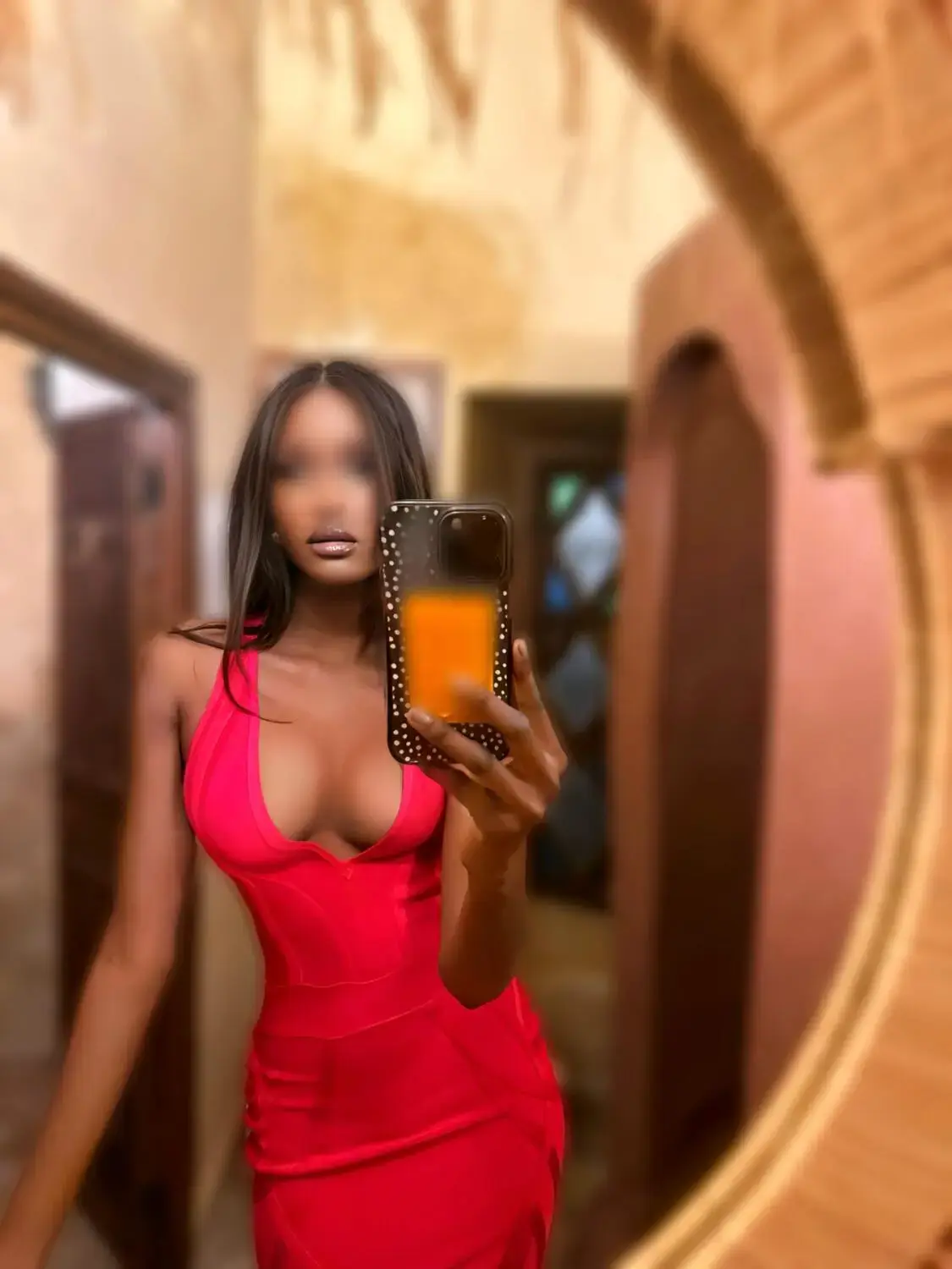 Escort Model Raven - 2