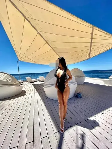 Escort Model Ria - 2