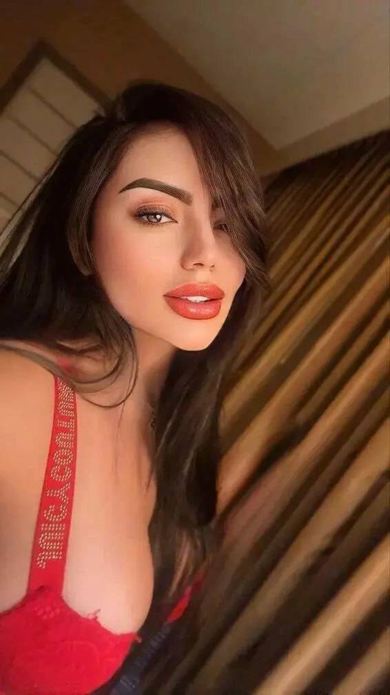 Escort Model Selena