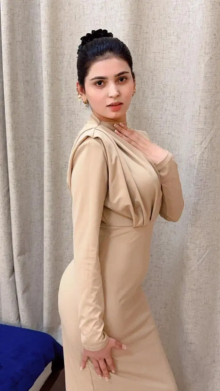 Escort Model Simi - 2