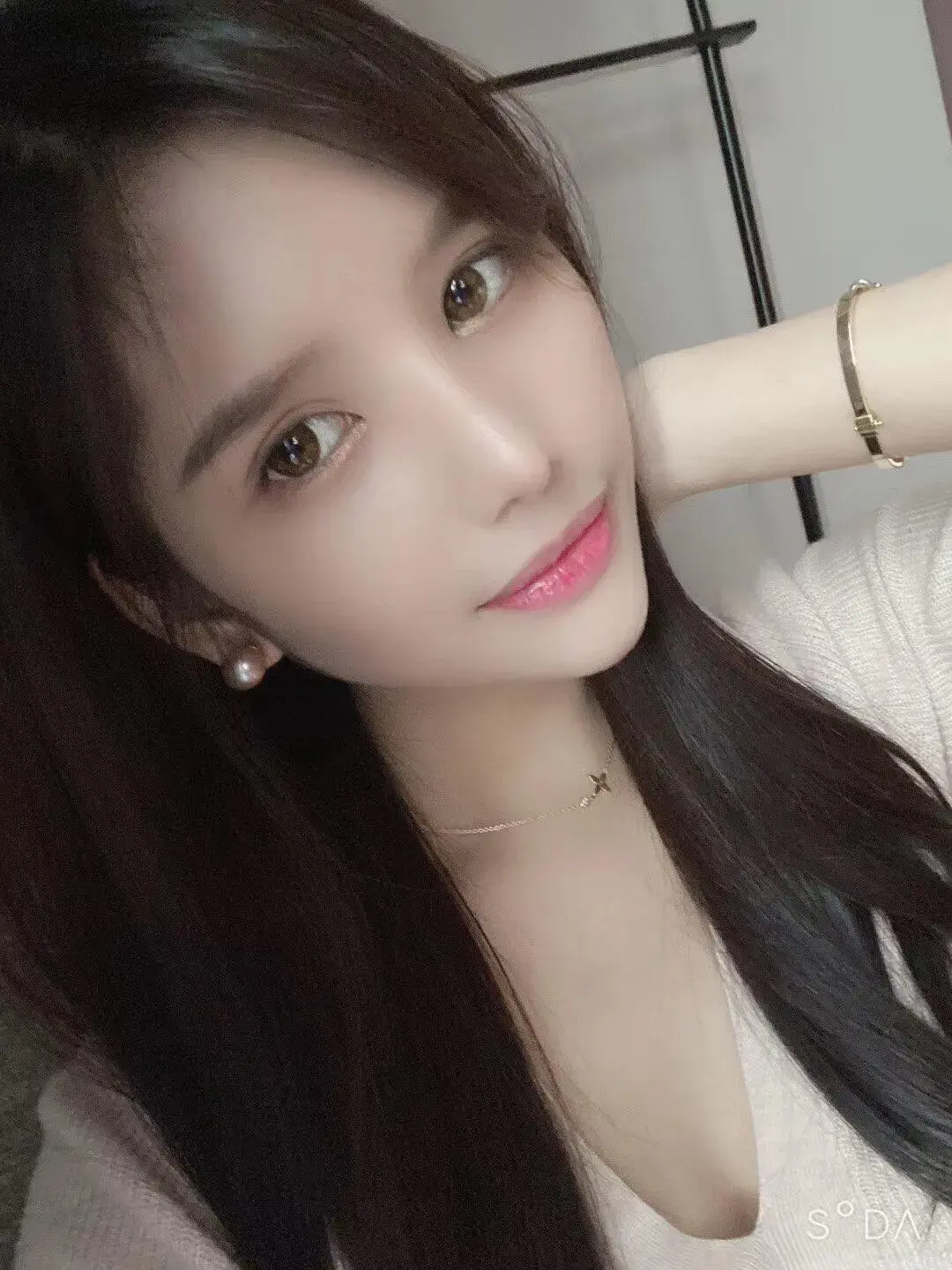 Escort Model Yelly